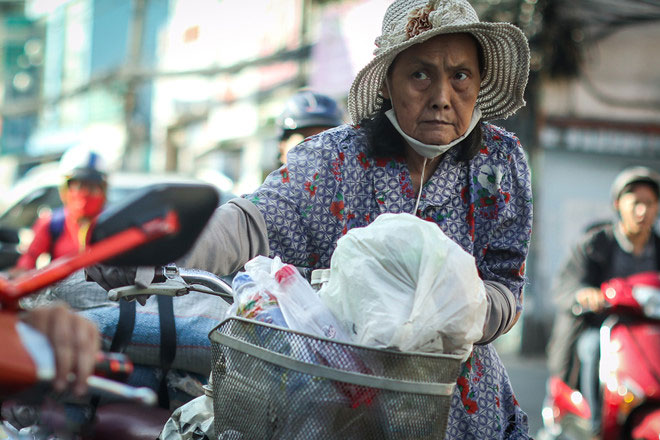 Người Sài Gòn co ro trong cái lạnh 20 độ C